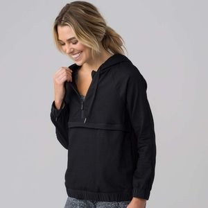 Lululemon pack light 1/2 zip size 10